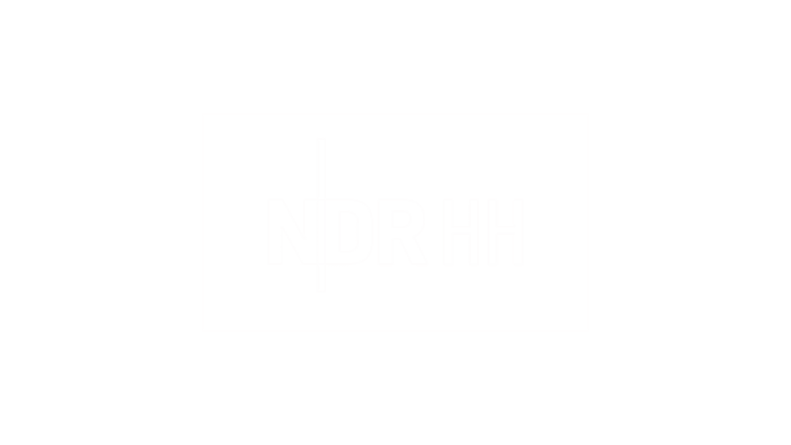 Ein weißes rechteckiges Logo mit den Buchstaben NDR in fetter grauer Schrift, einer vertikalen grauen Linie und den Buchstaben HH in Hellgrau auf einem schlichten hellgrauen Hintergrund.