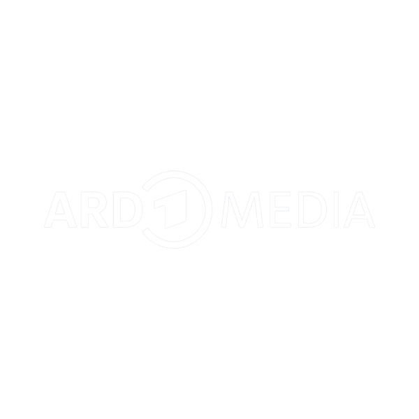 Das Bild zeigt einen grauen Hintergrund mit dem weißen Text ARD MEDIA in der Mitte. Der Buchstabe O in ARD ist als Kreis mit einem nach rechts zeigenden Pfeil darin stilisiert.